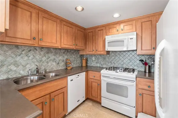 106 N Western #302, San Pedro, CA 90732