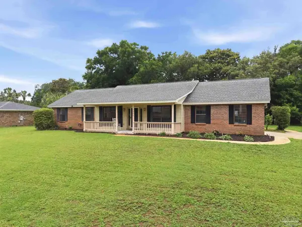 1305 Calcutta Dr, Gulf Breeze, FL 32563