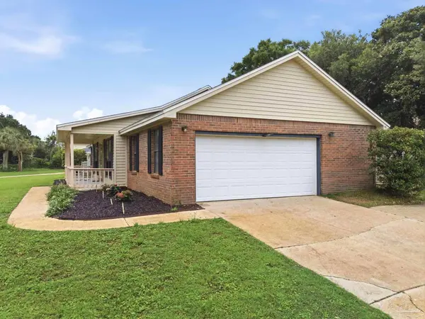 1305 Calcutta Dr, Gulf Breeze, FL 32563