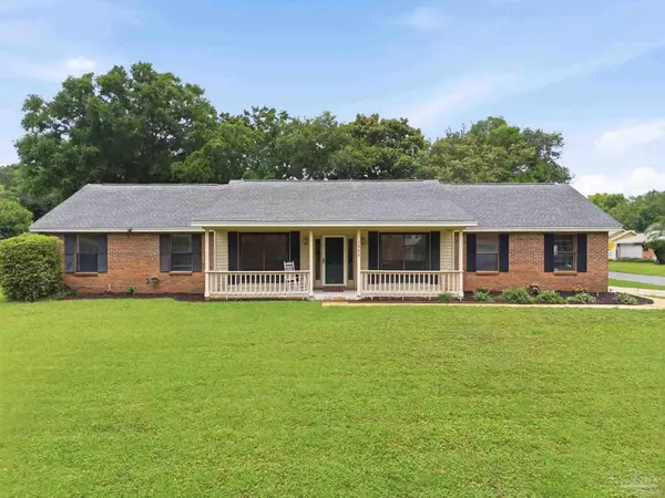 1305 Calcutta Dr, Gulf Breeze, FL 32563