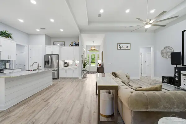 7703 Freesia, Navarre, FL 32566