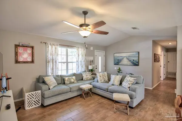 6431 Appaloosa Ave, Milton, FL 32570