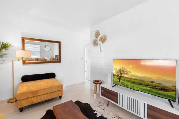 708 WAYNE AVE, New Smyrna Beach, FL 32168