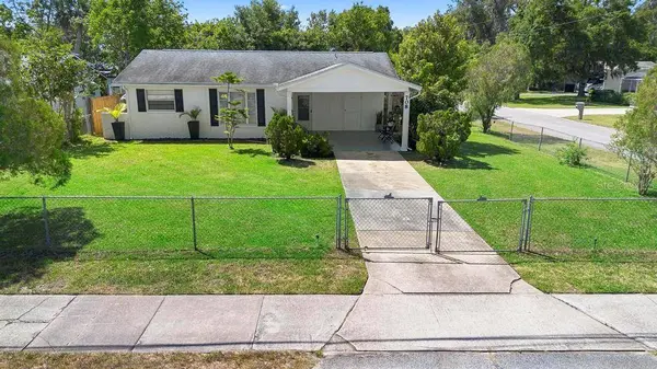 708 WAYNE AVE, New Smyrna Beach, FL 32168