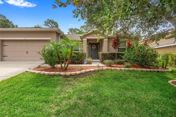 218 WELLINGTON WOODS AVE, Deland, FL 32724