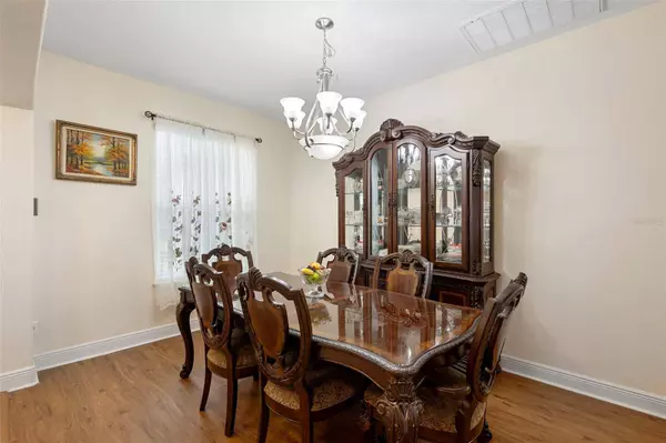 218 WELLINGTON WOODS AVE, Deland, FL 32724