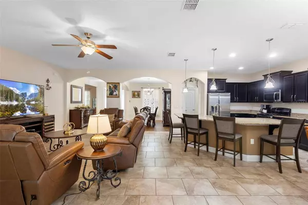 218 WELLINGTON WOODS AVE, Deland, FL 32724