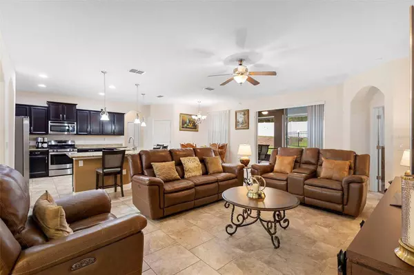 218 WELLINGTON WOODS AVE, Deland, FL 32724