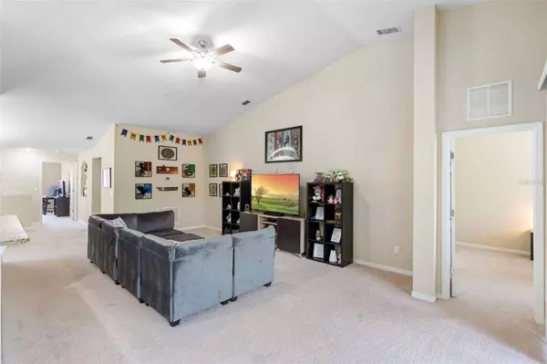 1200 BELLA ROSE CT, Davenport, FL 33896