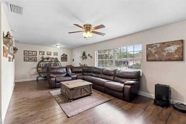 732 MOCKINGBIRD LN, Deland, FL 32720