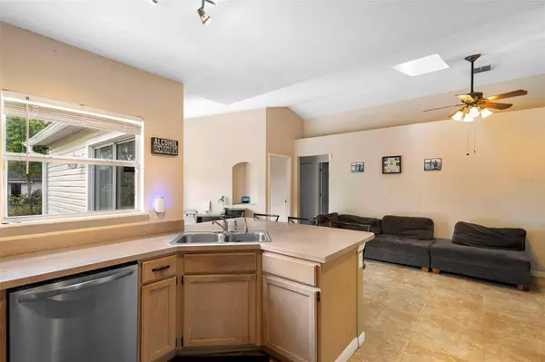 685 N FIRWOOD DR, Deltona, FL 32725