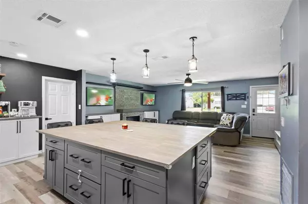 1463 AGATHA DR, Deltona, FL 32725