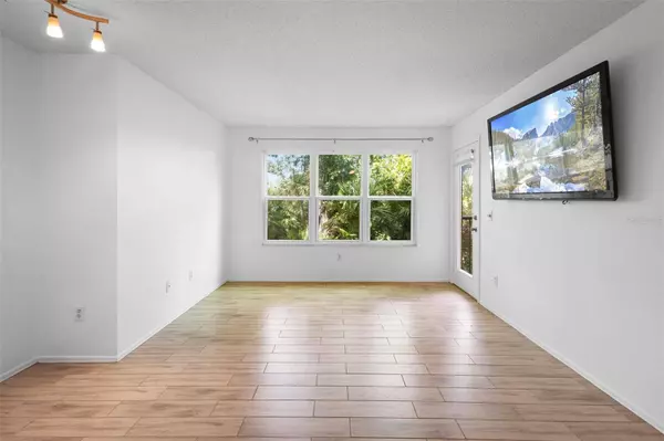 1401 S PALMETTO AVE #302, Daytona Beach, FL 32114