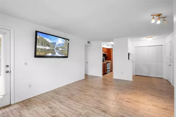 1401 S PALMETTO AVE #302, Daytona Beach, FL 32114