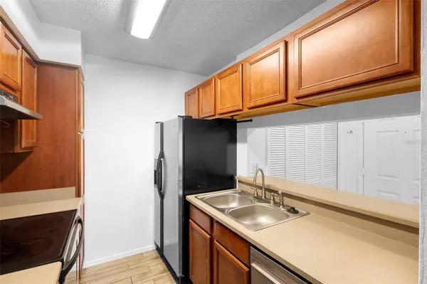 1401 S PALMETTO AVE #302, Daytona Beach, FL 32114