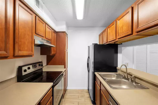 1401 S PALMETTO AVE #302, Daytona Beach, FL 32114