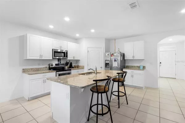 219 MEGHAN CIR, Deland, FL 32724