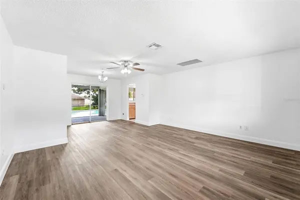 1360 N OLD MILL DR, Deltona, FL 32725