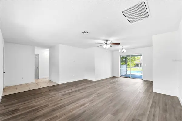 1360 N OLD MILL DR, Deltona, FL 32725