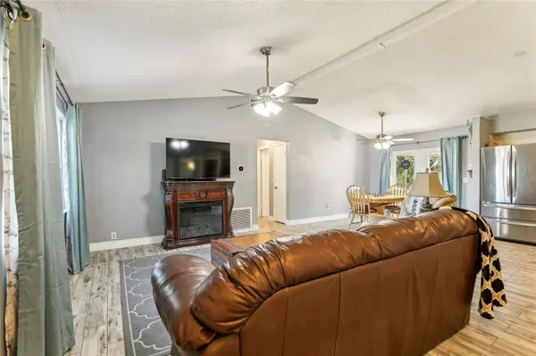 2129 E GLORIA DR, Deltona, FL 32725
