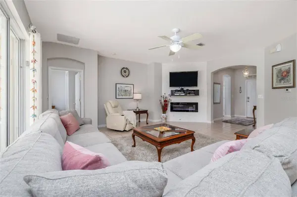 307 RAVENSHILL WAY, Deland, FL 32724