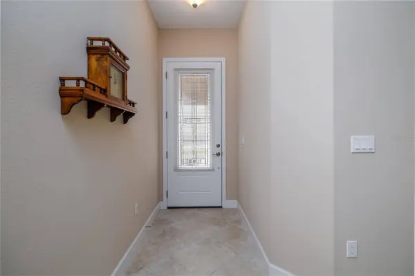 1675 VICTORIA GARDENS DR, Deland, FL 32724