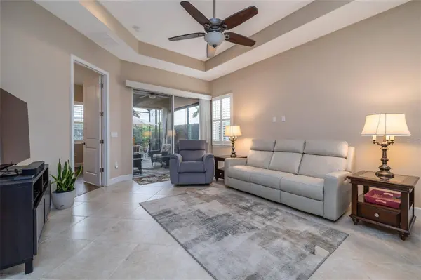 1675 VICTORIA GARDENS DR, Deland, FL 32724