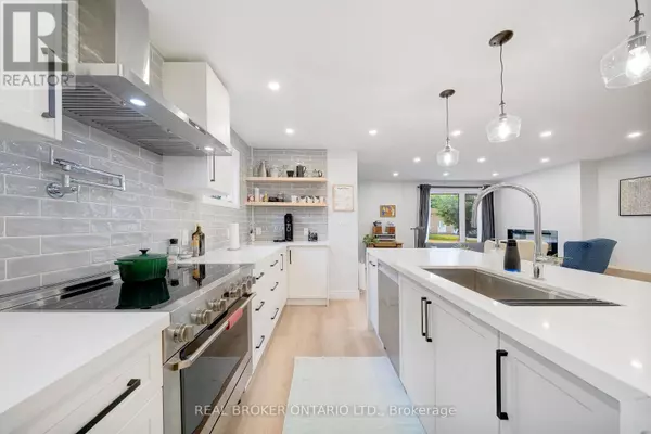 579 CHAMBERLAIN ROAD, Burlington (shoreacres), ON L7L2V2