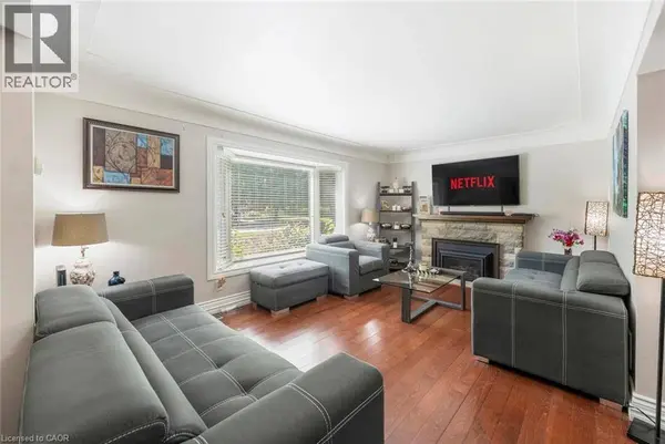 1063 JOAN Drive, Burlington, ON L7T3H3
