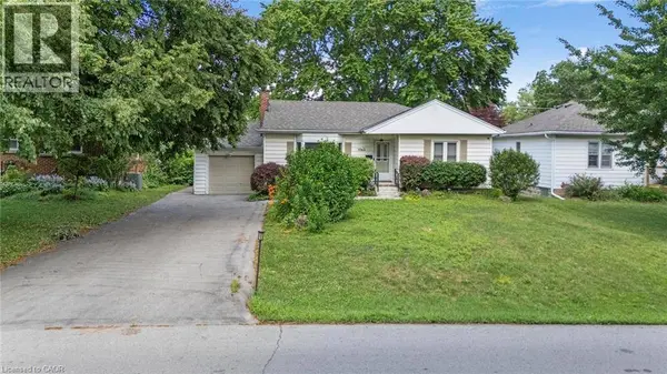 1063 JOAN Drive, Burlington, ON L7T3H3