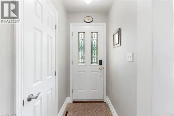 1063 JOAN Drive, Burlington, ON L7T3H3