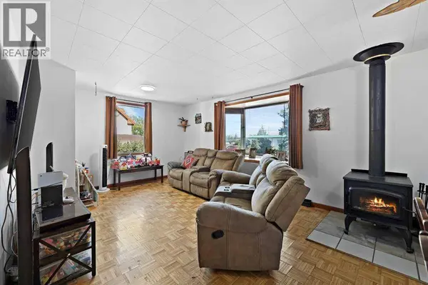 339 3 Street, Irricana, AB T0M1B0