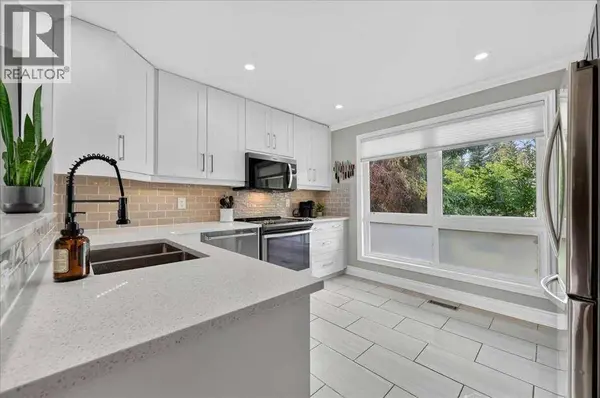 756 Strathcona Drive SW, Calgary, AB T3H1S1