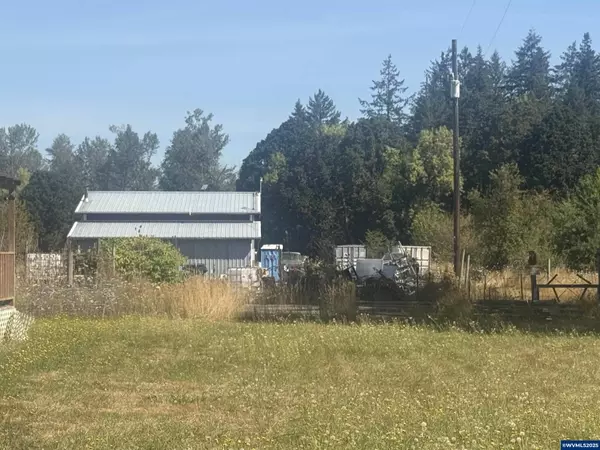 40115 Mountain Home Dr, Sweet Home, OR 97386