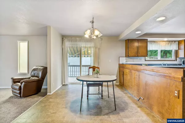 1290 Evergreen Ln, Sweet Home, OR 97386