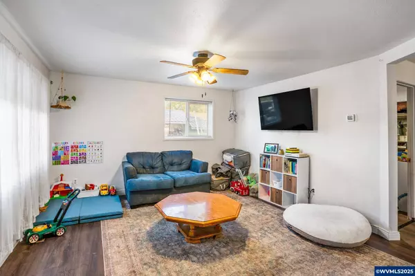 1306 Clarkmill Rd, Sweet Home, OR 97386