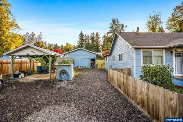 1306 Clarkmill Rd, Sweet Home, OR 97386