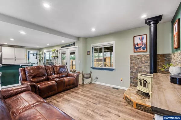 32900 Old Church Rd, Tangent, OR 97389