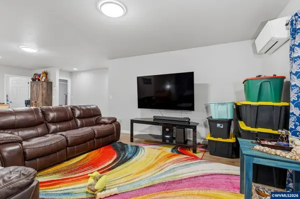 1907 Willow St, Sweet Home, OR 97386