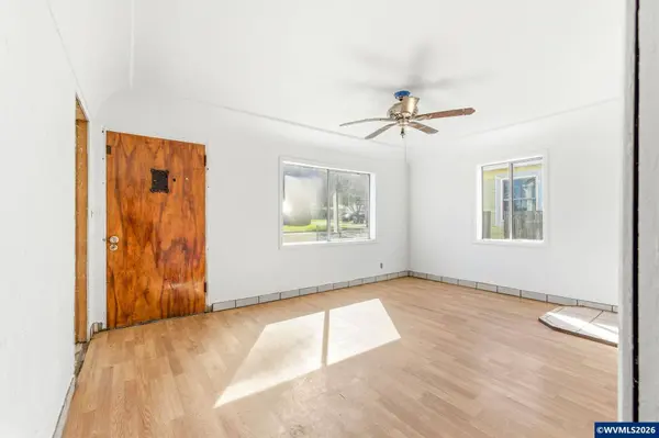 320 Juniper St, Sweet Home, OR 97386