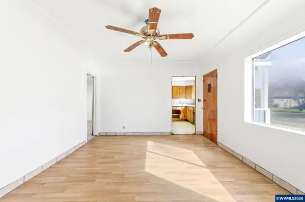 320 Juniper St, Sweet Home, OR 97386