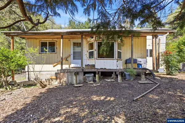 38775 Golden Valley Dr, Lebanon, OR 97355
