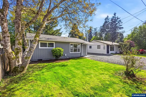 1121 Spruce St, Sweet Home, OR 97386