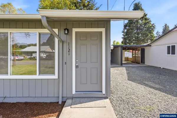 1121 Spruce St, Sweet Home, OR 97386