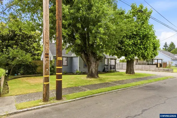 924 7th Av, Sweet Home, OR 97386
