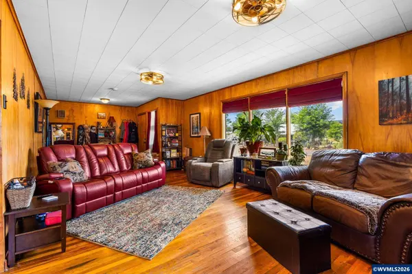 4509 Long St, Sweet Home, OR 97386