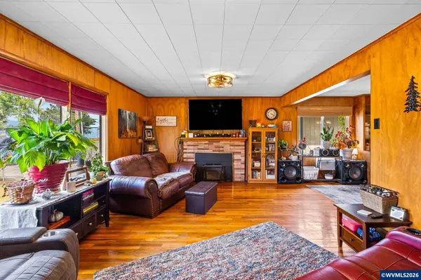 4509 Long St, Sweet Home, OR 97386