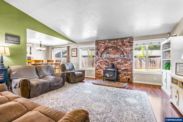 2984 Kalmia Ct, Sweet Home, OR 97386