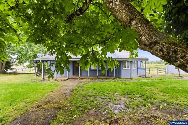 1715 Cascade Dr, Lebanon, OR 97355