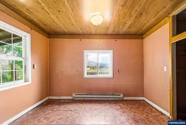 1715 Cascade Dr, Lebanon, OR 97355